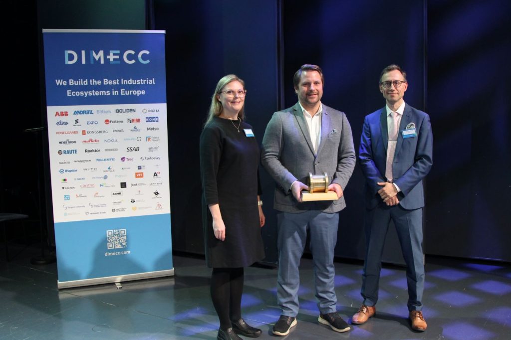 Christian Sundman, General Manager Innovation at Wärtsilä, received the DIMECC Prize in Turku. The award was presented by DIMECC’s Head of Ecosystems Sini Metsä-Kortelainen and CEO, Harri Kulmala.